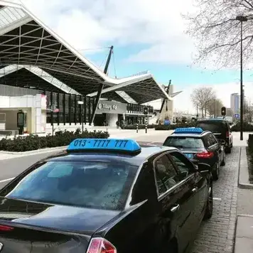 Taxi Tilburg bij station Tilburg – snel en betrouwbaar vervoer